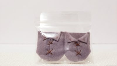ブーツ：灰地＋茶糸①
