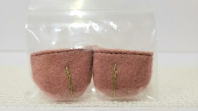 足袋：スモーキーピンク地＋モスグリーン糸①