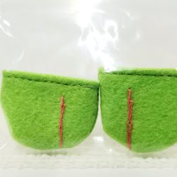 足袋：黄緑地＋ピンク糸①